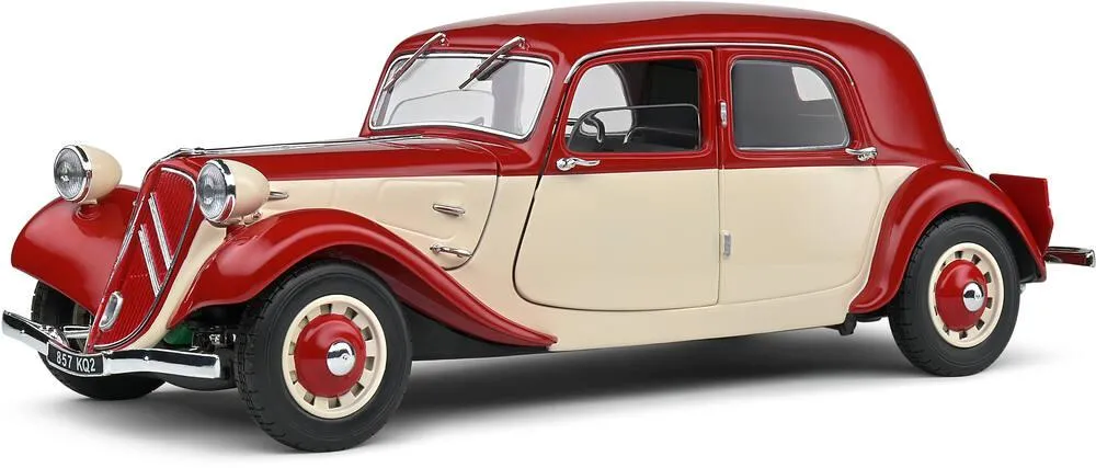 1/18 VOITURE CITROEN TRACTION RED 1937