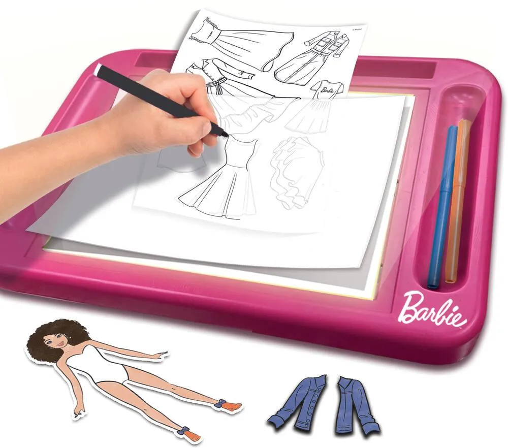 BARBIE - ATELIER DE MODE AVEC POUPEE