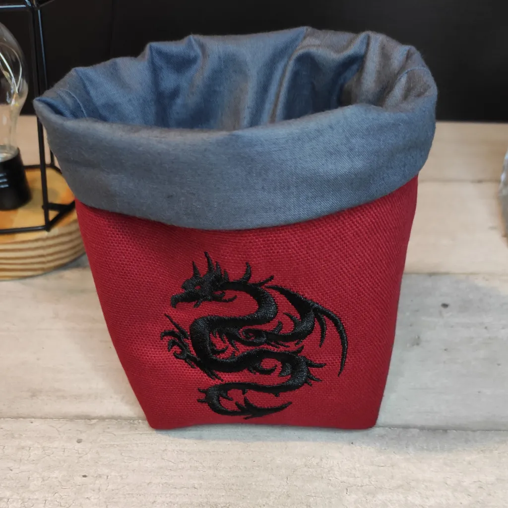 Bourse à dés carrée rouge et gris - Dragon noir