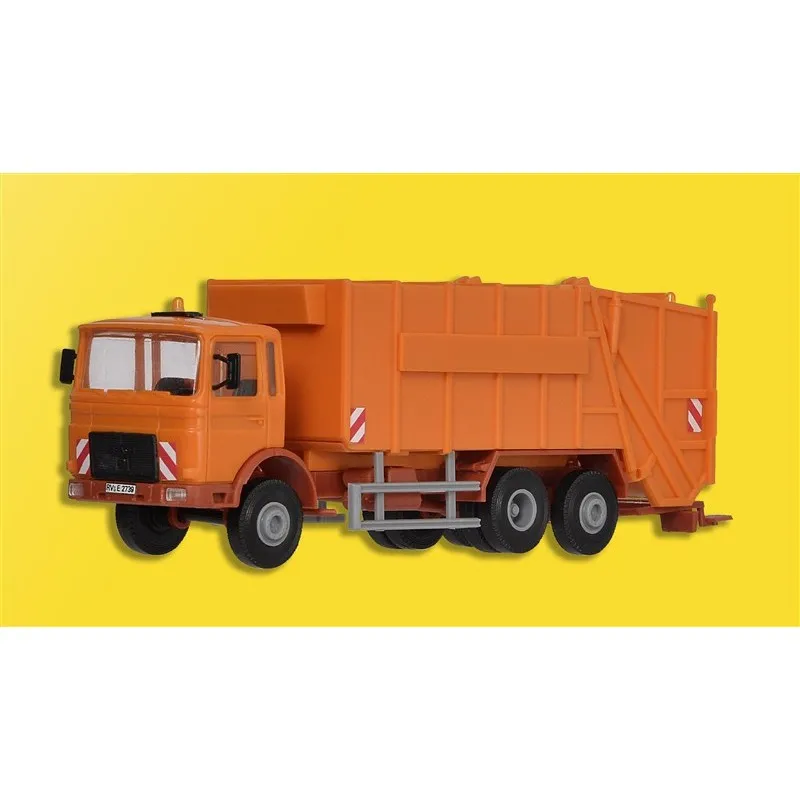 Camion à ordures MAN. KIBRI 15009