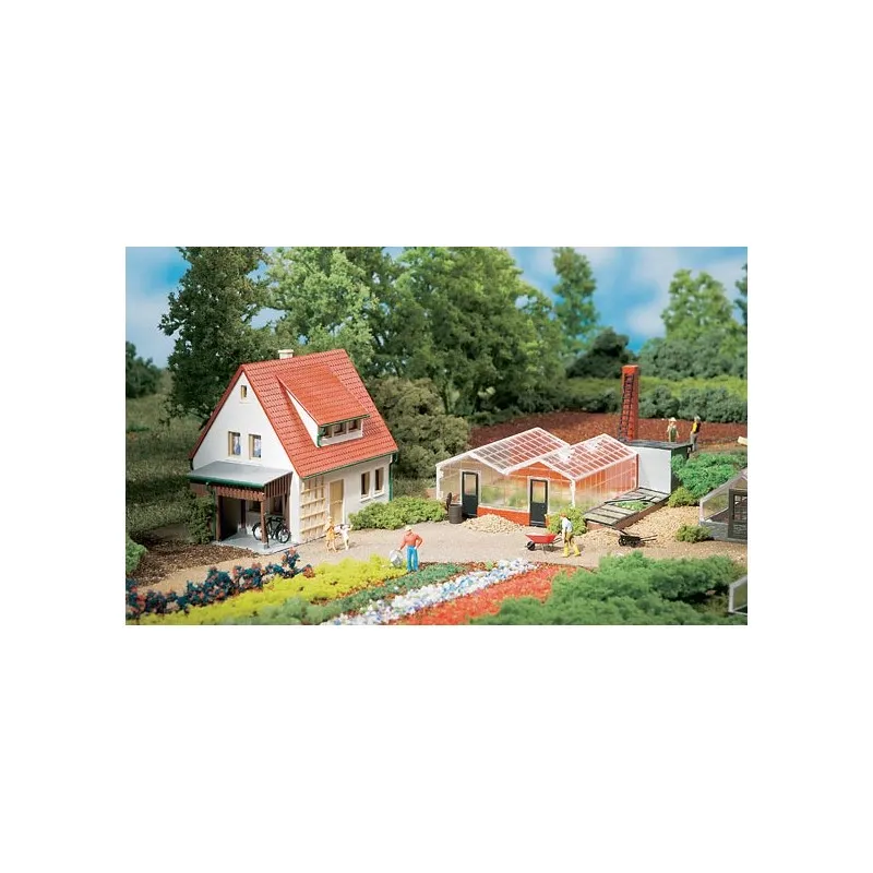 Maison avec serres. AUHAGEN 12235